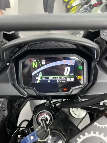 Kawasaki versys 650cc com ABS