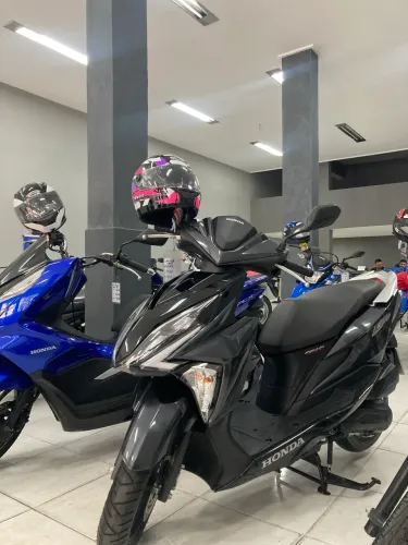 Imperdível Elite 125CC 2024, baixo KM! Vendo, troco e financiamos!