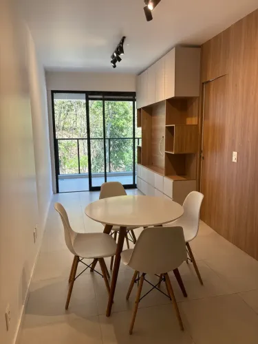 Apartamento para aluguel com 49 metros quadrados com 1 quarto