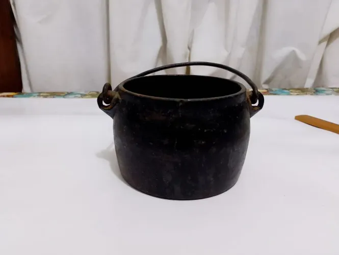 Panela de ferro antiga 