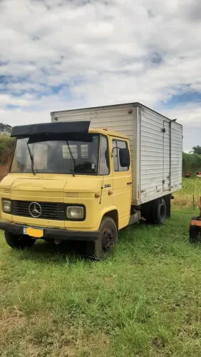 Caminhão Mercedes 608