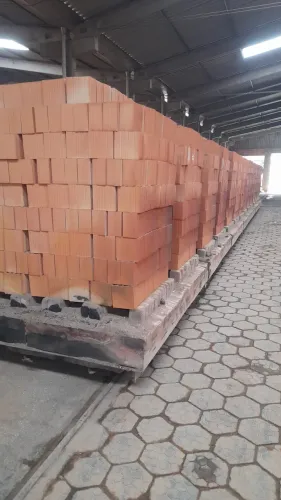 Trabalho com vendas de tijolos diretamente de fábrica.