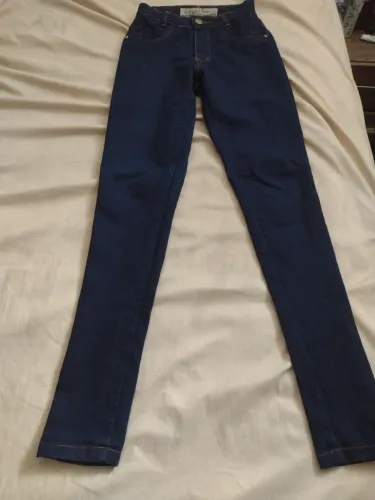 Calça jeans FEMININA n. 34. (Infantil). NOVA. 