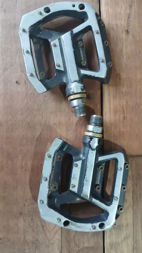 Pedal plataforma shimano saint (pedais flat)