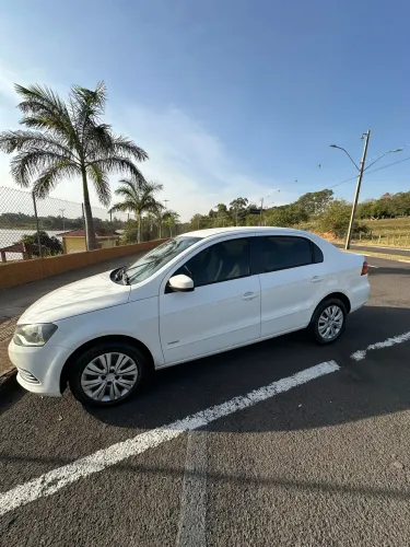 Volkswagen Voyage I Motion Trend 1.6 MI T. Flex 8V 2013