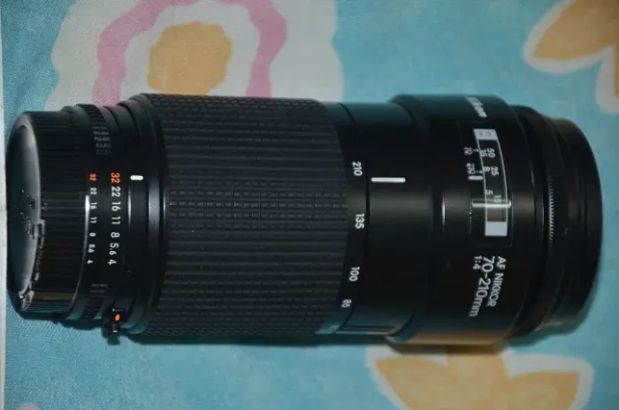 Nikon Lente Nikkor zoom, fabr. no Japão, AF 70-210 f/4-5.6, praticamente sem uso