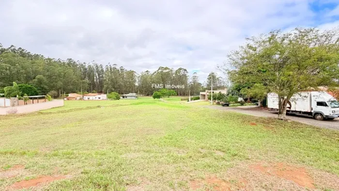 Terreno à venda em Porangaba-SP, no Ninho Verde 1, com 450m² de área!