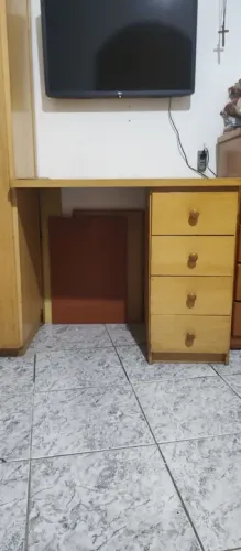 Mesa de Escritório em Madeira Maciça