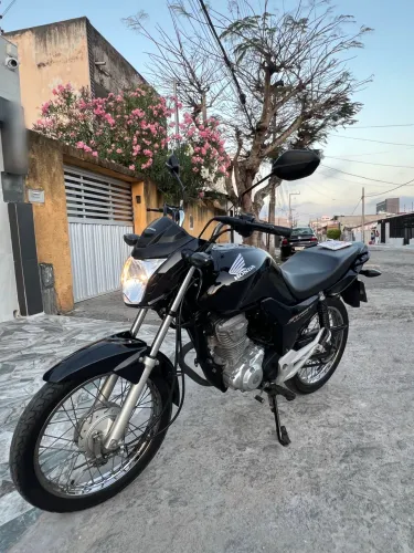 Vendo Honda CG Start 160 2021/2022 Moto muito nova, impecável!