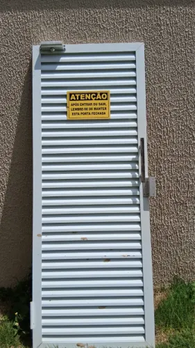 Portas de Alumínio 2,05 x 0,78