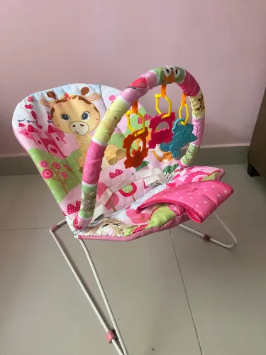 Cadeira de descanso de bebê vibratória e musical 