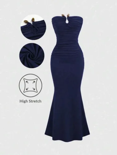 Vestido Tubinho Azul Marinho com Decote Charmoso