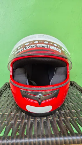 CAPACETE SEMI NOVO (NUNCA USADO)