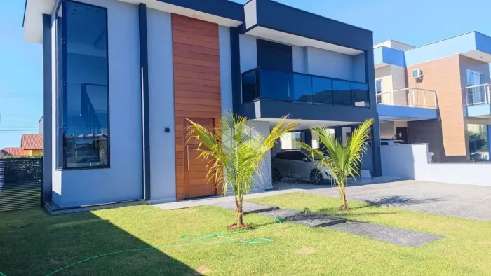 Casa Alto Padrão em condomínio fechado