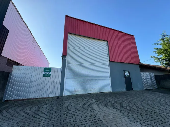 Galpão Industrial para Venda ou Locação em Joinville-SC, Bairro Vila Nova! Sala, Banheiro