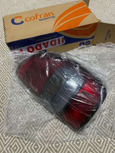 VENDO PAR DE LANTERNAS CORSA