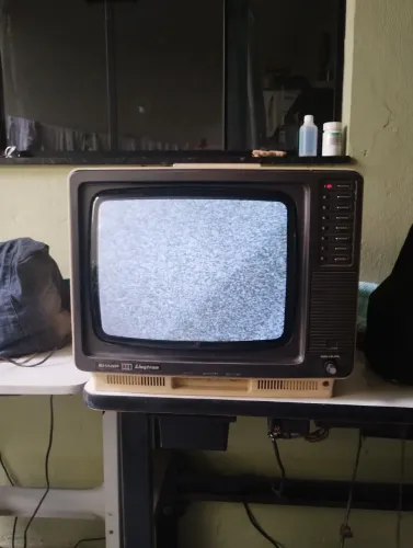 Tv retro Sharp linytron 14 polegadas