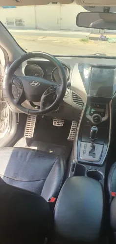 Hyundai Elantra GLS 2.0 16V Flex Aut. 2013