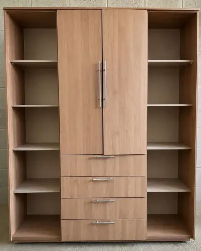ESTANTE MULTIUSO EM PERFEITO ESTADO ?