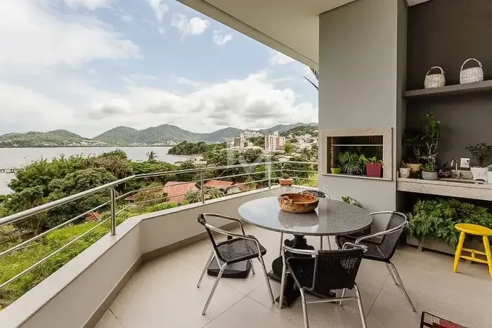 Casa em condomínio com 4 suítes no João Paulo, Florianópolis