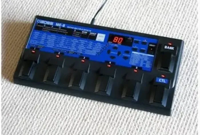Pedaleira para Guitarra Boss Me 8