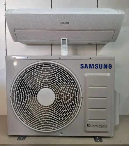 Ar-condicionado 12000btus inverter R$1300,00