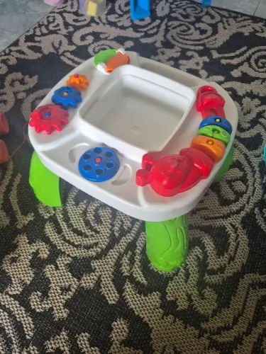 Kit de brinquedos infantis educativos em bom estado.