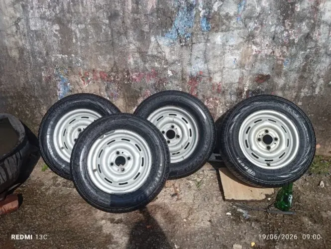 Calha Original GM Chevette + Pneus Aro 13 175/70 R13