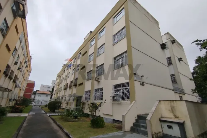 Apartamento de 3 quartos, 2 banheiros, 1 suite, 1 vaga de garagem com aproximadamente 70m²
