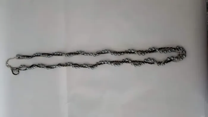 Colar Comprido Em Pérolas e Corrente Negra Preta