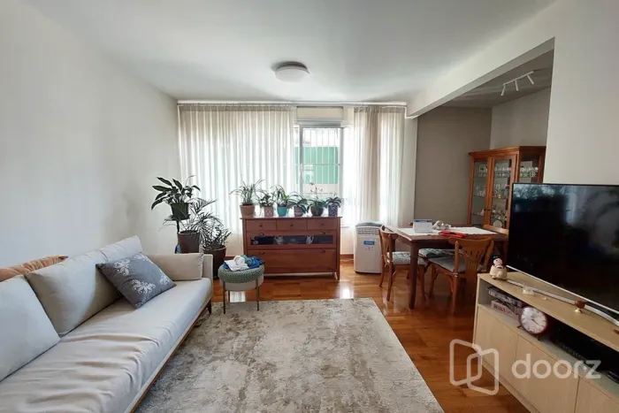 Imóvel na Eça de Queiróz com 3 dormitórios e 91m²