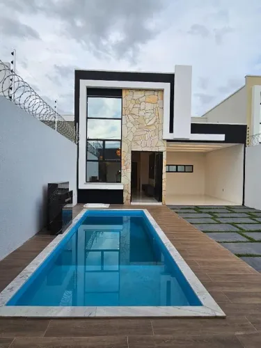 CASA NOVA à venda em Juazeiro do Norte (Bairro José Geraldo da Cruz)  3 suítes, piscina e 