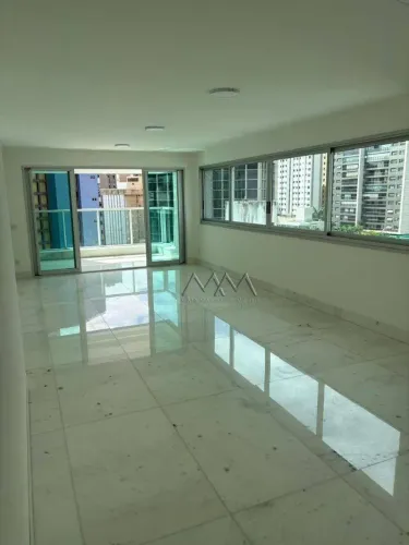 Apartamento à Venda ou Locação no Bairro Funcionários | 196 m² - 4 quartos.