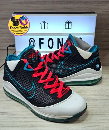 Nike LeBron 7 Retro QS "Red Carpet"