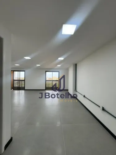 Imóvel para aluguel tem 64 metros quadrados em Pici - Fortaleza - CE