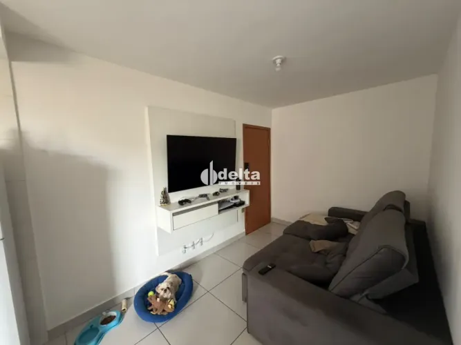 Apartamento com 2 quartos sendo 1 suíte disponível para locação no bairro Laranjeiras em U