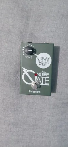 Pedal Noise Gate Fuhrmann NG02 Verde-Escuro - Usado em ótimo estado!