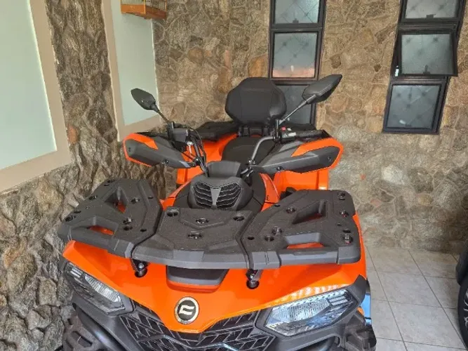 Quadriciclo CFMoto 450 cc 4x4 com carreta reboque