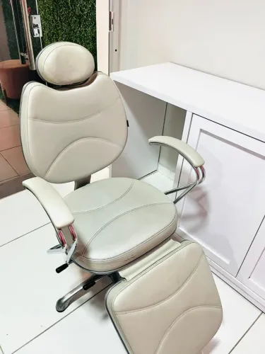 Poltrona hidráulica reclinável para maquiagem
