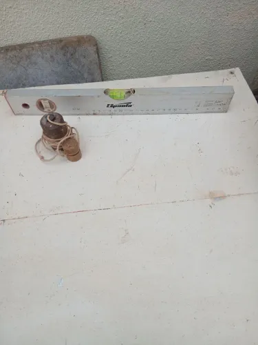 Nível de Mão Alumínio, Prumo e Arco de Pua