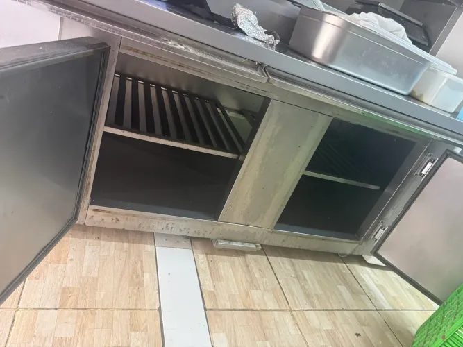 Freezer condimentador refrigerado