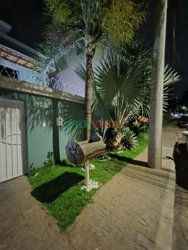 Casa Geminada com 3 quartos à venda em Contagem