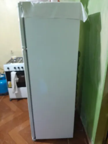 Geladeira semi-nova