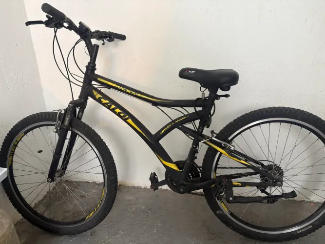 Bicicleta Caloi Andes Freio V-Brake Preta e Amarela Aro 26