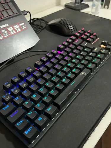 TECLADO MECÂNICO T-DAGGER BORA ?