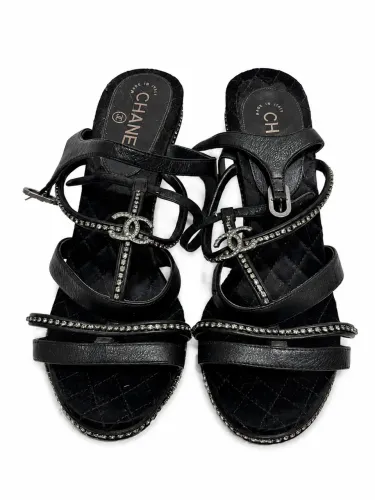 Sandália Chanel preta strass 39