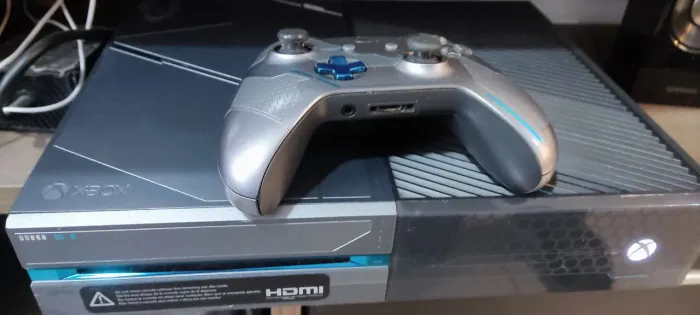 Xbox One Fat Edição Limitada Halo 5