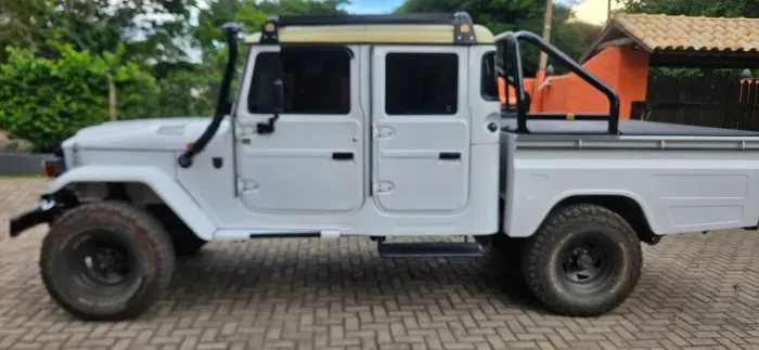 Toyota Band.Picape CD 4P Chassi Longo Diesel 2001