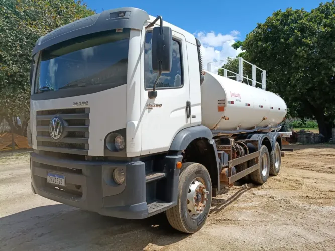 Caminhão 26.280 Pipa