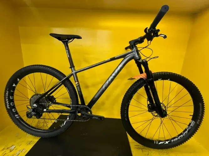 Bicicleta Mountain Bike Rava tam 17 M 11v Deore